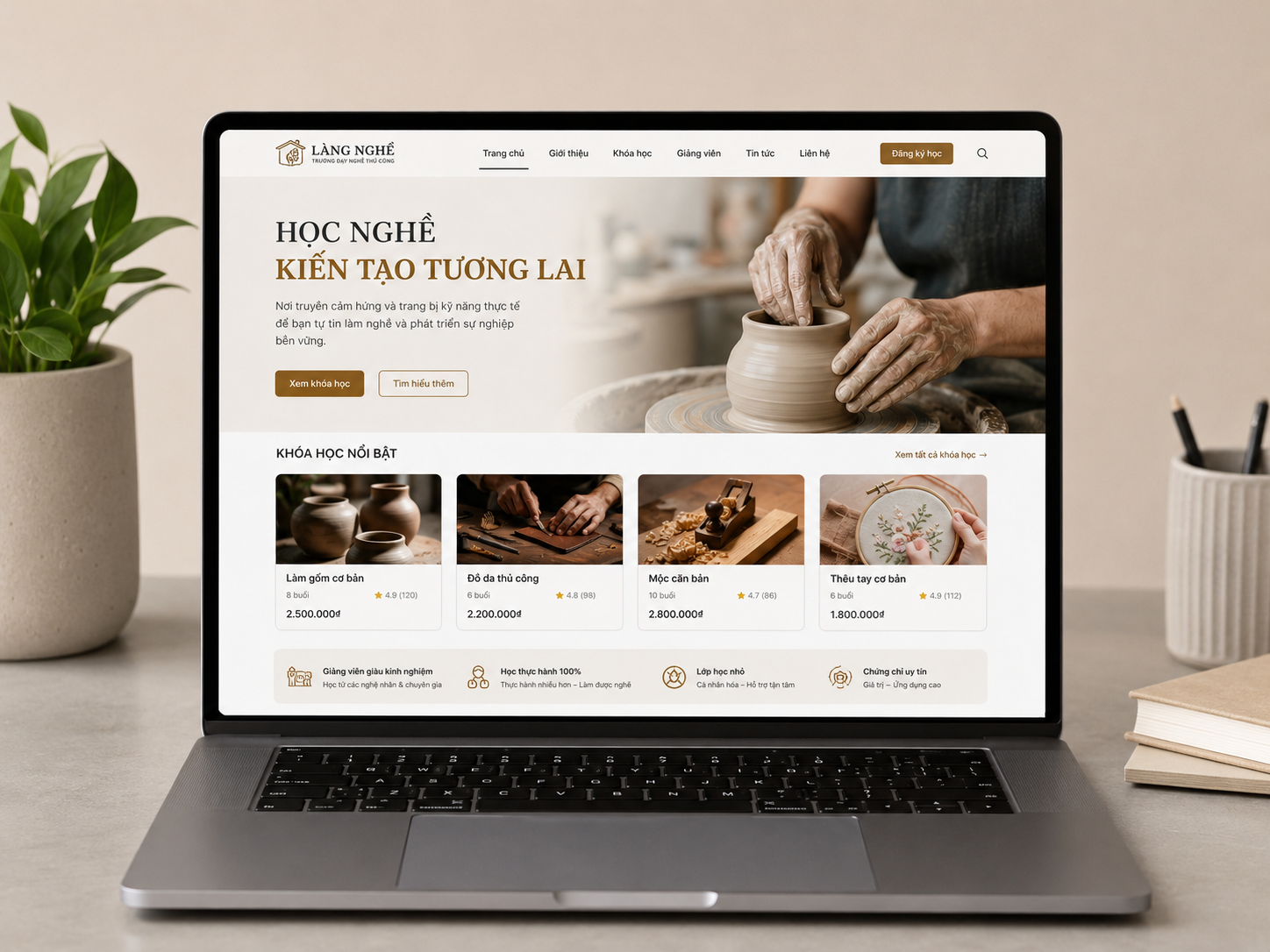 Trang web giới thiệu trường và khóa học